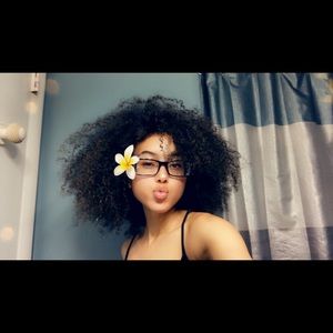 Meet your Posher, Brielle